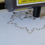 Laser Cut Weihnachtsmotiv auf Papier